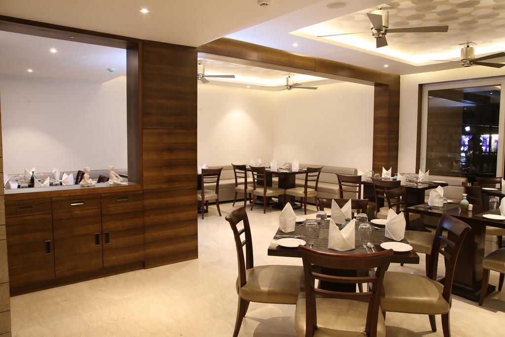 Lemon Tree Hotel Candolim Exterior foto