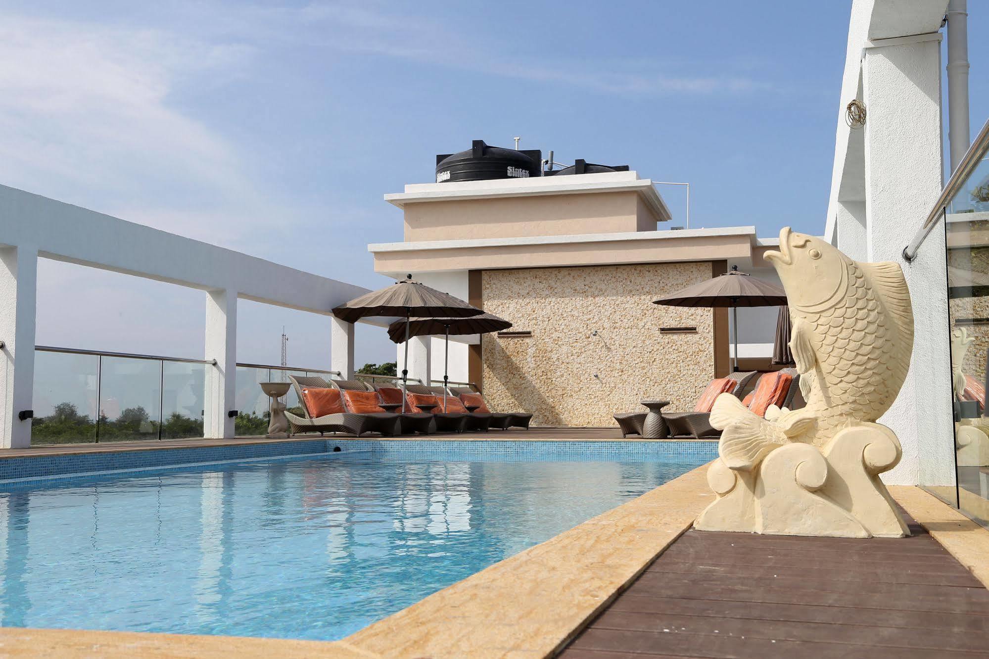 Lemon Tree Hotel Candolim Exterior foto