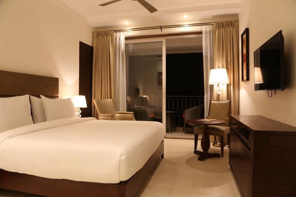 Lemon Tree Hotel Candolim Exterior foto